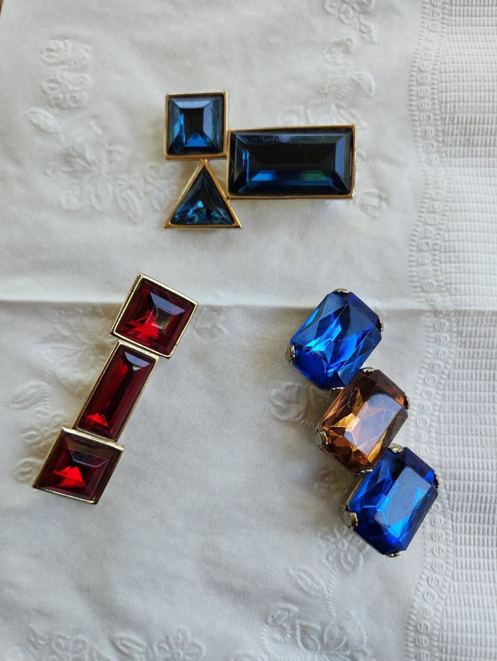 🔥Vintage Multicolor Crystal Statement Brooches - Blue, Red, Blue/Amber (3)